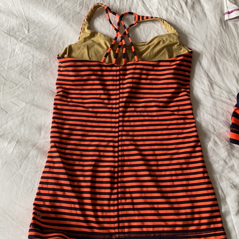 Sports tops - Picture 5 of 7